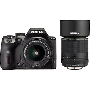ペンタックス デジタル一眼レフカメラ「PENTAX K-70」 300Wズーム RE ダブルズームキット（ブラック） K-70-300W-LK-RE-BK